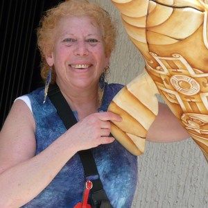 Meet your Posher, Linda